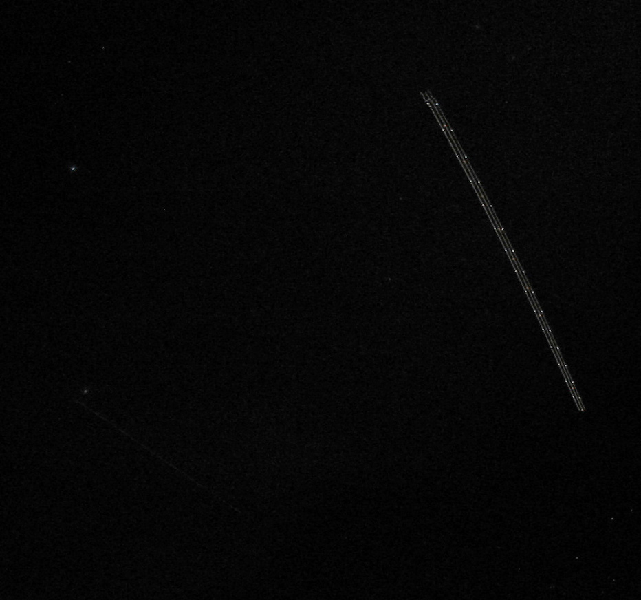 da_plane_and_leonid_meteor