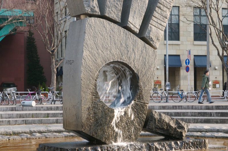 I took a shot a bit from the side to see the water flowing up along the inside of the hole.